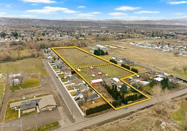 Photo 1 of Manufactured home for sale at 7703 Ahtanum Rd, Yakima, WA 98903 | MLS# NWM2550966 | Listing updated on 2026-09-22