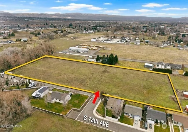 Photo 2 of Manufactured home for sale at 7703 Ahtanum Rd, Yakima, WA 98903 | MLS# NWM2550966 | Listing updated on 2026-09-22