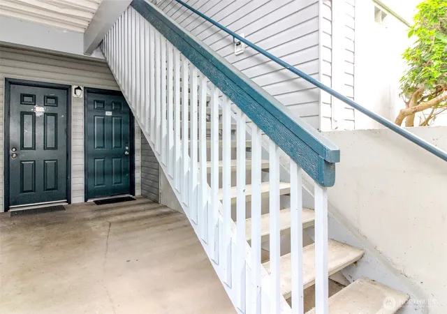 Photo 3 of Sale Pending at 33020 10th Avenue Sw #D102, Federal Way, WA 98023 | MLS# NWM2550979 | Listing updated on 2026-09-23