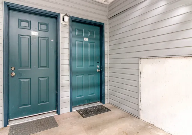 Photo 3 of Sale Pending at 33020 10th Avenue SW #D102, Federal Way, WA 98023 | MLS# NWM2550979 | Listing updated on 2026-09-23