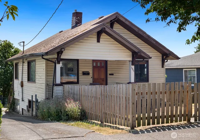 Photo 3 of Single family home for sale at 3410 37th Avenue SW, Seattle, WA 98126 | MLS# NWM2550998 | Listing updated on 2026-09-22