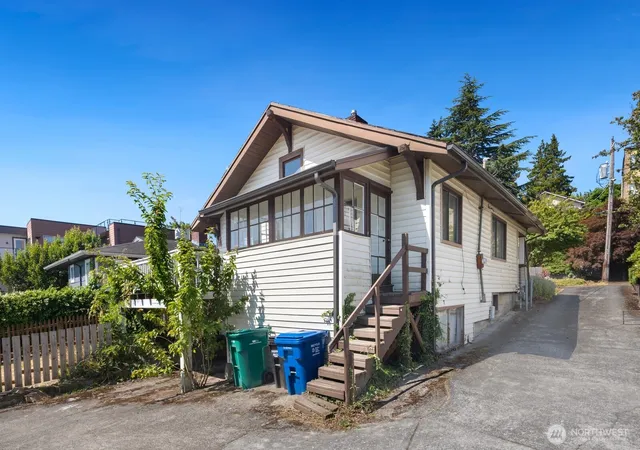 Photo 4 of Single family home for sale at 3410 37th Avenue SW, Seattle, WA 98126 | MLS# NWM2550998 | Listing updated on 2026-09-22
