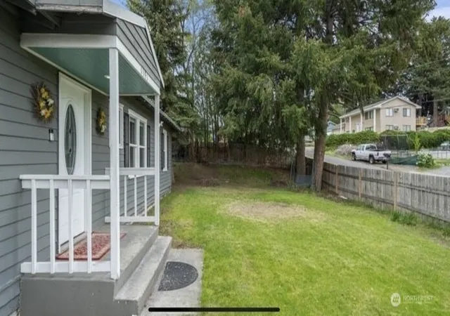 Photo 3 of Single family home for sale at 1591 3rd Street Ne, East Wenatchee, WA 98802 | MLS# NWM2551001 | Listing updated on 2026-09-29