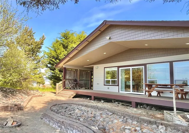 Photo 1 of Single family home for sale at 137 N Razor Clam Dr Sw, Ocean Shores, WA 98569 | MLS# NWM2551005 | Listing updated on 2026-09-28