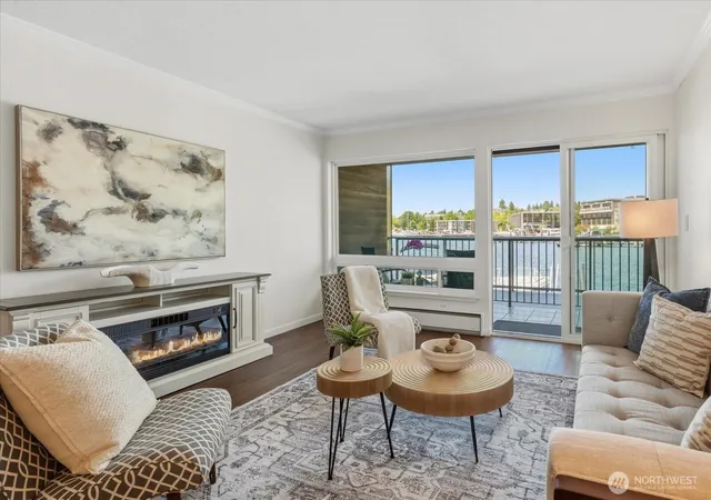 Photo 3 of Condo for sale at 515 Lake St S #102, Kirkland, WA 98033 | MLS# NWM2551024 | Listing updated on 2026-09-22