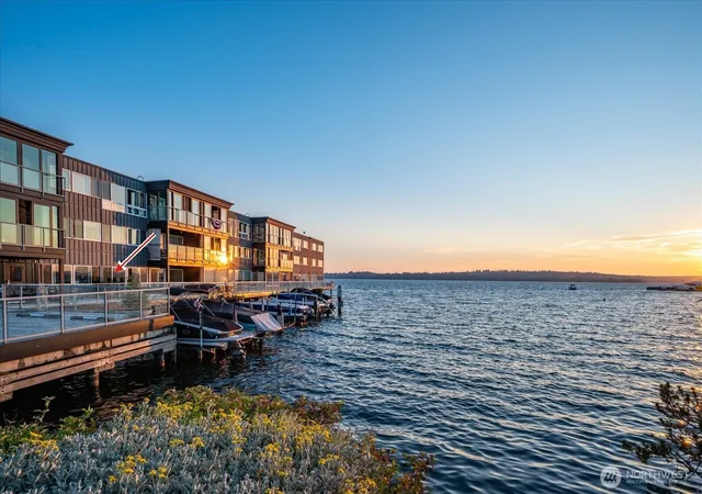 Photo 3 of Condo for sale at 515 Lake St S #102, Kirkland, WA 98033 | MLS# NWM2551024 | Listing updated on 2026-09-22