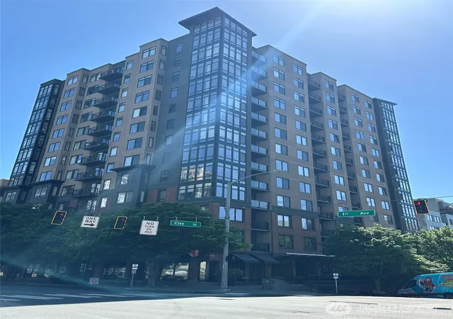 Photo 2 of Condo for sale at 2721 1st Avenue #103, Seattle, WA 98121 | MLS# NWM2551038 | Listing updated on 2026-09-22