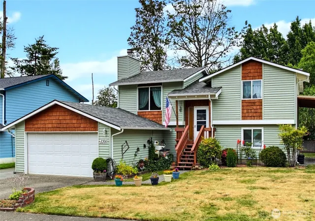 Photo 1 of Single family home for sale at 3200 Se 20th Court, Renton, WA 98058 | MLS# NWM2551044 | Listing updated on 2026-09-23