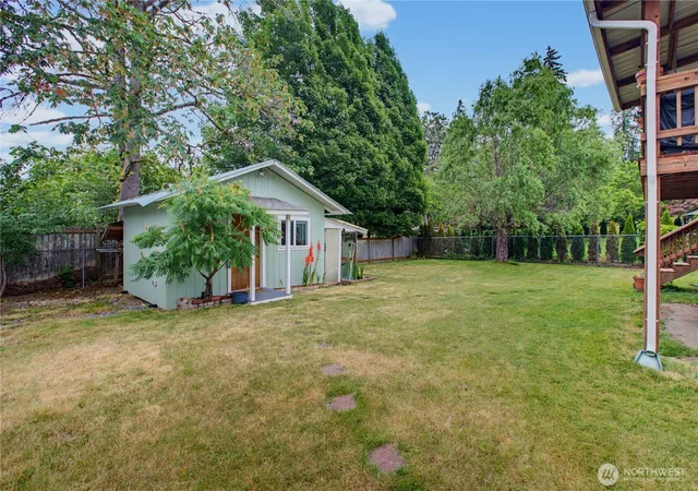 Photo 3 of Single family home for sale at 3200 Se 20th Court, Renton, WA 98058 | MLS# NWM2551044 | Listing updated on 2026-09-23