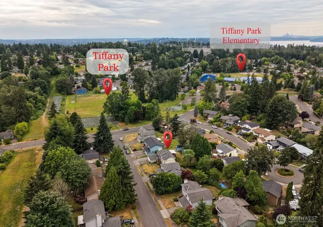 Photo 3 of Single family home for sale at 3200 SE 20th Court, Renton, WA 98058 | MLS# NWM2551044 | Listing updated on 2026-09-23