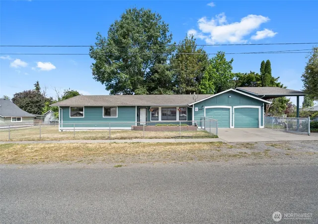 Photo 1 of Sale Pending at 405 W 4th Street, Centralia, WA 98531 | MLS# NWM2551070 | Listing updated on 2026-09-25