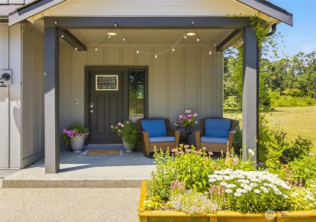 Photo 3 of Single family home for sale at 507 B Minnesota St N, Rainier, WA 98576 | MLS# NWM2551074 | Listing updated on 2026-09-22
