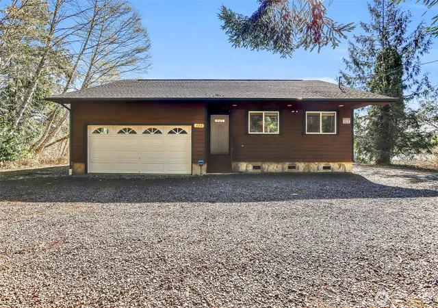 Photo 4 of Single family home for sale at 730 E N Bay Rd, Allyn, WA 98524 | MLS# NWM2551078 | Listing updated on 2026-09-28
