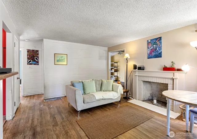 Photo 3 of Single family home for sale at 18042 10th Avenue NE, Shoreline, WA 98155 | MLS# NWM2551082 | Listing updated on 2026-09-29