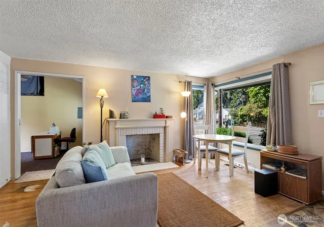 Photo 4 of Single family home for sale at 18042 10th Avenue NE, Shoreline, WA 98155 | MLS# NWM2551082 | Listing updated on 2026-09-29