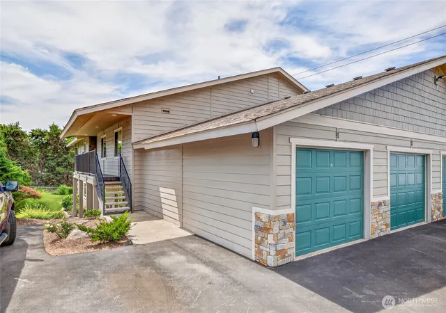 Photo 1 of Condo for sale at 520 11th Street Ne #4, East Wenatchee, WA 98802 | MLS# NWM2551083 | Listing updated on 2026-09-24