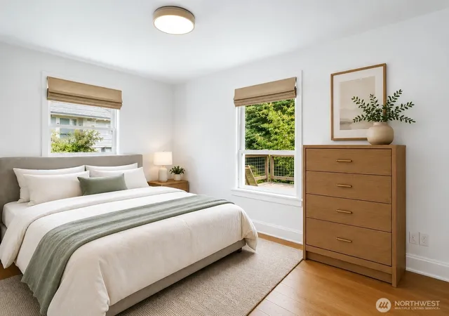 Photo 3 of Sale Pending at 3033 31st Avenue W, Seattle, WA 98199 | MLS# NWM2551103 | Listing updated on 2026-09-25