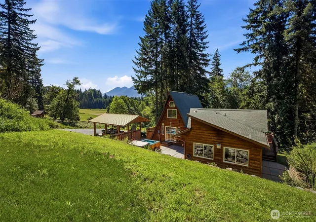Photo 2 of Single family home for sale at 33217 Mount Tahoma Cyn Rd E, Ashford, WA 98304 | MLS# NWM2551111 | Listing updated on 2026-09-22