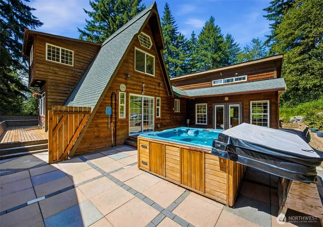 Photo 3 of Single family home for sale at 33217 Mount Tahoma Cyn Rd E, Ashford, WA 98304 | MLS# NWM2551111 | Listing updated on 2026-09-22
