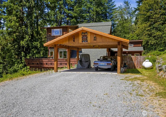 Photo 4 of Single family home for sale at 33217 Mount Tahoma Cyn Rd E, Ashford, WA 98304 | MLS# NWM2551111 | Listing updated on 2026-09-22