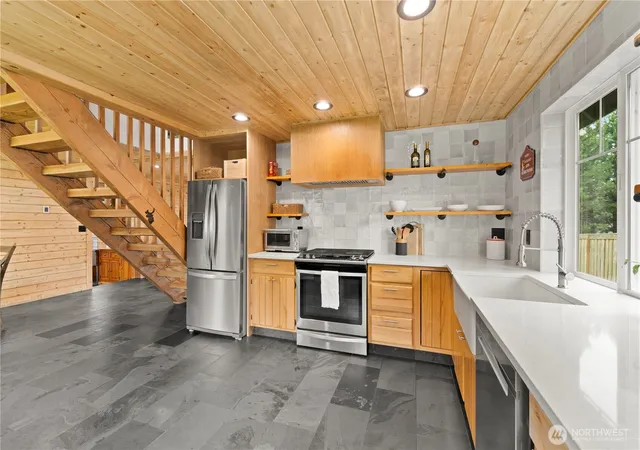 Photo 4 of Single family home for sale at 150 Grand Fir Ln, Ronald, WA 98940 | MLS# NWM2551120 | Listing updated on 2026-09-22