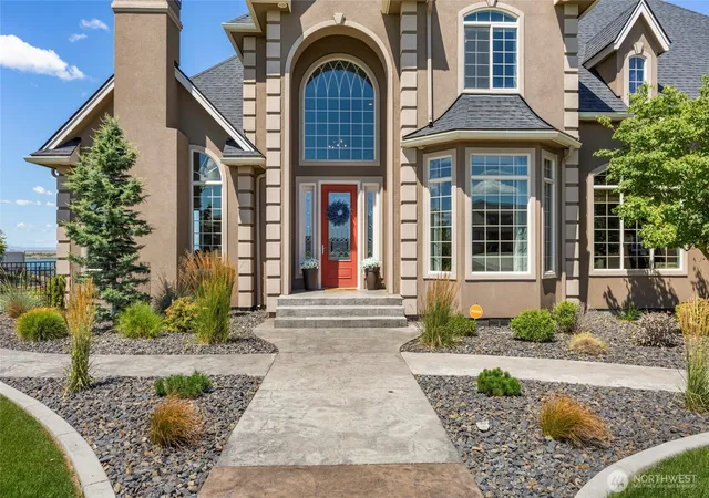 Photo 3 of Single family home for sale at 8596 SE Dune Lake Rd, Moses Lake, WA 98837 | MLS# NWM2551142 | Listing updated on 2026-09-22