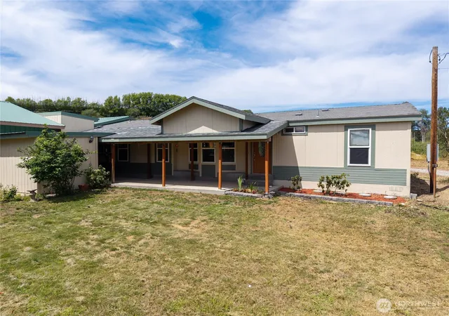Photo 3 of Manufactured home for sale at 1037 A Hwy 7, Tonasket, WA 98855 | MLS# NWM2551148 | Listing updated on 2026-10-02