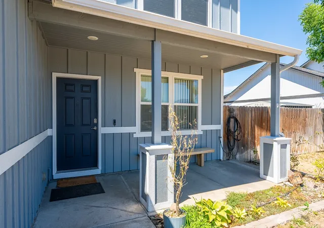 Photo 4 of Single family home for sale at 534 N Mississippi Dr, Moses Lake, WA 98837 | MLS# NWM2551149 | Listing updated on 2026-09-22