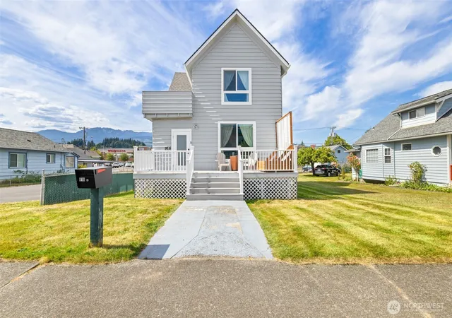 Photo 1 of Single family home for sale at 916 Georgiana St, Port Angeles, WA 98362 | MLS# NWM2551184 | Listing updated on 2026-09-22