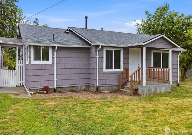 Photo 3 of Single family home for sale at 216 4Th Ave Sw, Pacific, WA 98047 | MLS# NWM2551197 | Listing updated on 2026-10-01