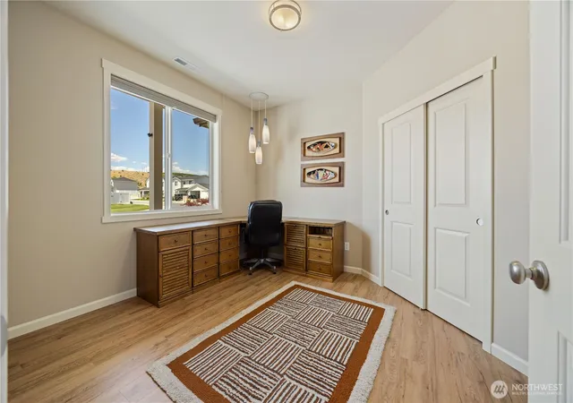 Photo 4 of Single family home for sale at 472 Sunny Brooke Ln, Chelan, WA 98816 | MLS# NWM2551238 | Listing updated on 2026-09-22