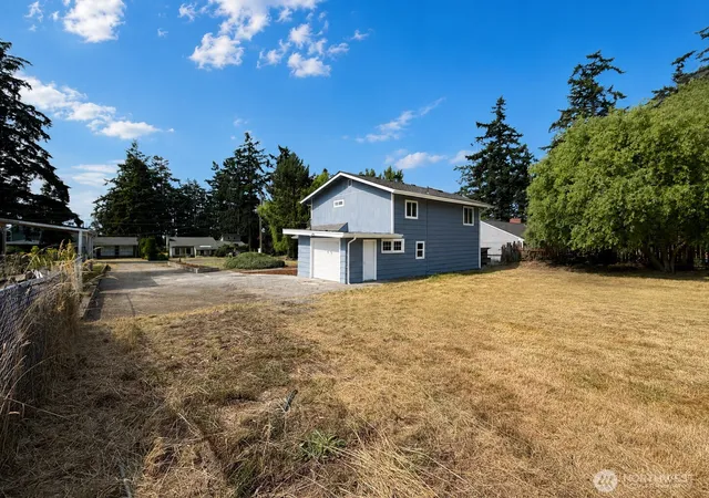 Photo 3 of Single family home for sale at 1040 W Shady Ln #WA, Oak Harbor, WA 98277 | MLS# NWM2551270 | Listing updated on 2026-09-24
