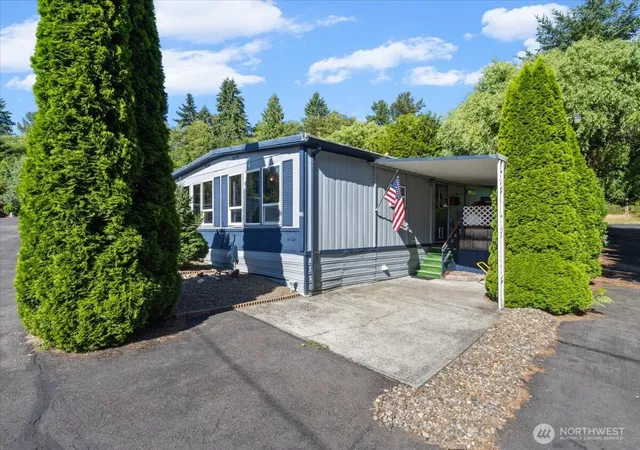 Photo 2 of Manufactured home for sale at 855 Hazel Dell Rd #12, Castle Rock, WA 98611 | MLS# NWM2551297 | Listing updated on 2026-10-01