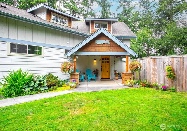 Photo 3 of Single family home for sale at 1204 Hughes Ave, Blaine, WA 98230 | MLS# NWM2551335 | Listing updated on 2026-09-22