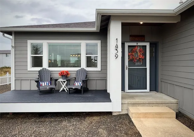 Photo 2 of Single family home for sale at 1439 Diamond Head Ave Sw, Ocean Shores, WA 98569 | MLS# NWM2551339 | Listing updated on 2026-10-26