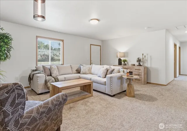 Photo 3 of Sale Pending at 109 C St, Grand Coulee, WA 99133 | MLS# NWM2551347 | Listing updated on 2026-09-25