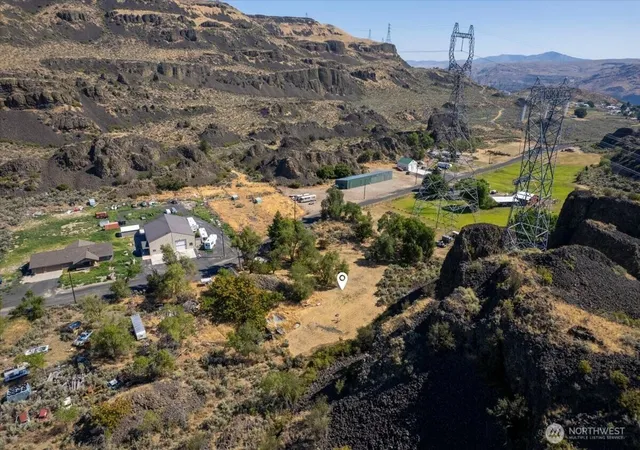 Photo 3 of Land for sale at 22007 NE Pleasant Valley Rd, Grand Coulee, WA 99133 | MLS# NWM2551382 | Listing updated on 2026-09-22