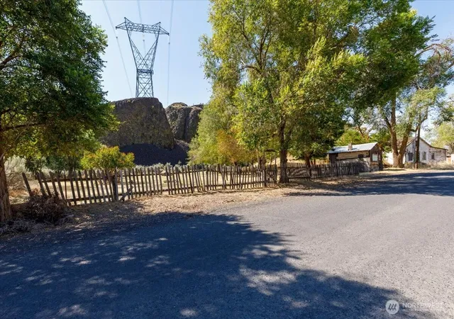Photo 4 of Land for sale at 22007 NE Pleasant Valley Rd, Grand Coulee, WA 99133 | MLS# NWM2551382 | Listing updated on 2026-09-22