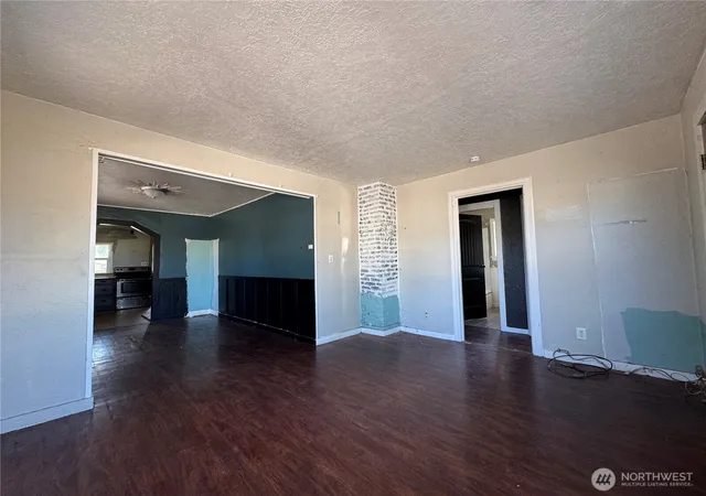 Photo 3 of Sale Pending at 4727 Ocean Beach Hwy, Longview, WA 98632 | MLS# NWM2551390 | Listing updated on 2026-09-25