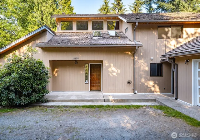 Photo 2 of Single family home for sale at 22850 Little Mountain Rd, Mount Vernon, WA 98274 | MLS# NWM2551439 | Listing updated on 2026-09-22