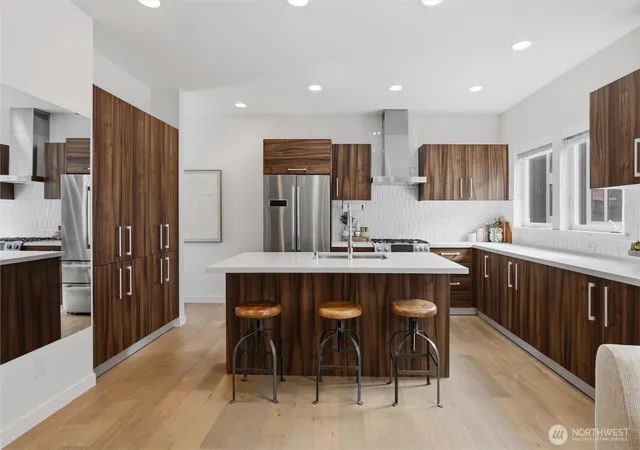 Photo 4 of Townhouse for sale at 1427 136th Court NE, Bellevue, WA 98005 | MLS# NWM2551460 | Listing updated on 2026-09-22
