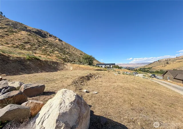 Photo 4 of Land for sale at 224 Hillcreek Ln, Wenatchee, WA 98801 | MLS# NWM2551491 | Listing updated on 2026-09-22