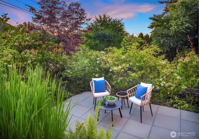 Photo 2 of Single family home for sale at 2612 1st Avenue N, Seattle, WA 98109 | MLS# NWM2551492 | Listing updated on 2026-09-22