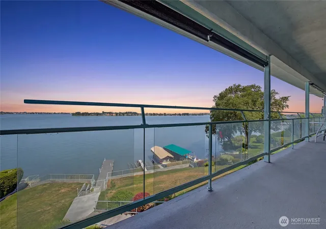 Photo 2 of Condo for sale at 2600 W Marina Dr #5, Moses Lake, WA 98837 | MLS# NWM2551498 | Listing updated on 2026-09-21