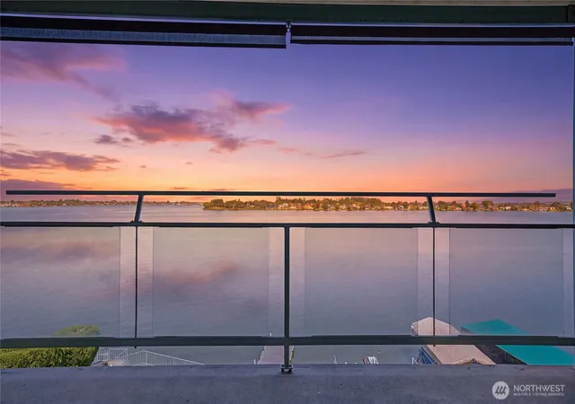 Photo 3 of Condo for sale at 2600 W Marina Dr #5, Moses Lake, WA 98837 | MLS# NWM2551498 | Listing updated on 2026-09-21