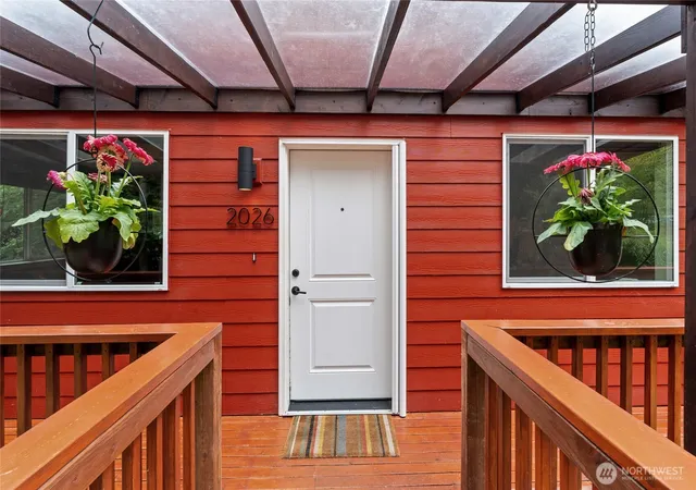 Photo 2 of Single family home for sale at 2026 Island Dr Nw, Olympia, WA 98502 | MLS# NWM2551508 | Listing updated on 2026-09-22