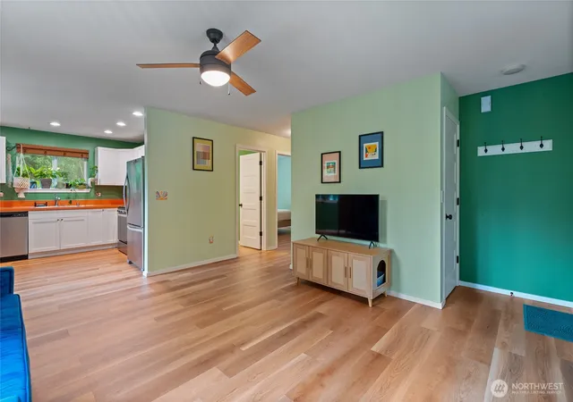 Photo 4 of Single family home for sale at 2026 Island Dr NW, Olympia, WA 98502 | MLS# NWM2551508 | Listing updated on 2026-09-22