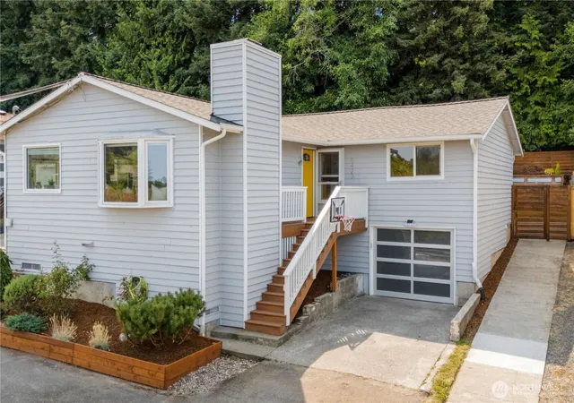 Photo 3 of Single family home for sale at 5423 31st Avenue SW, Seattle, WA 98126 | MLS# NWM2551556 | Listing updated on 2026-09-29