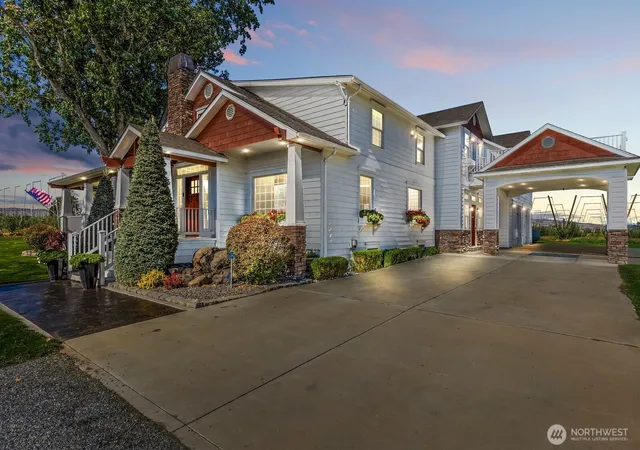 Photo 2 of Mansion for sale at 2581 Borton Rd, Yakima, WA 98903 | MLS# NWM2551558 | Listing updated on 2026-09-22