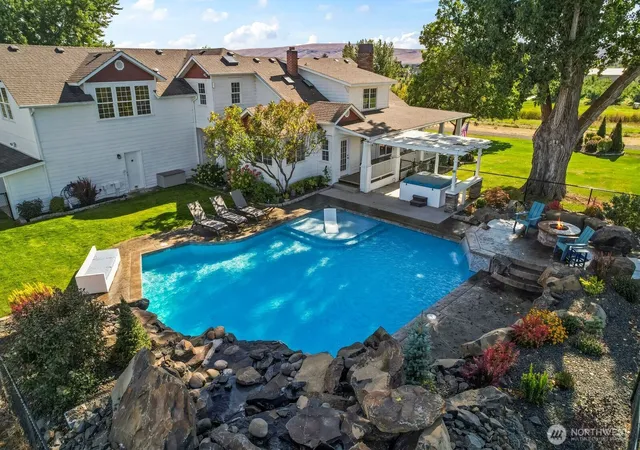 Photo 3 of Mansion for sale at 2581 Borton Rd, Yakima, WA 98903 | MLS# NWM2551558 | Listing updated on 2026-09-22
